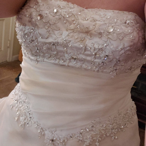 Wedding/Formal Gown New pics added - Picture 12 of 12